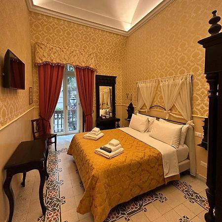 Carafa Di Maddaloni Residenza Di Charme Hotel Наполи Екстериор снимка