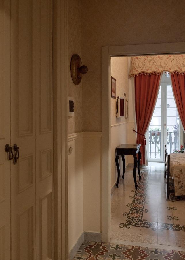 Carafa Di Maddaloni Residenza Di Charme Hotel Наполи Екстериор снимка
