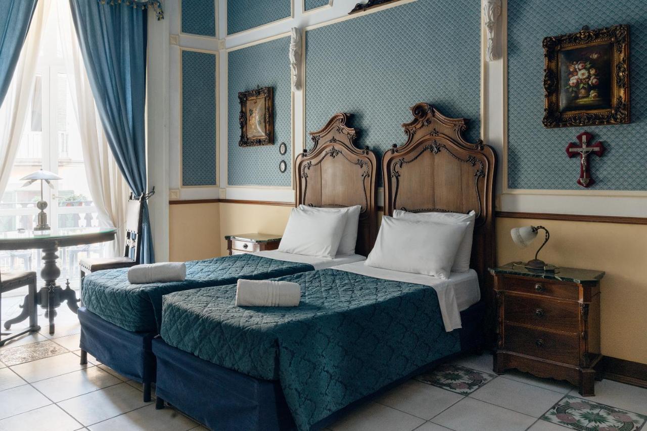 Carafa Di Maddaloni Residenza Di Charme Hotel Наполи Екстериор снимка