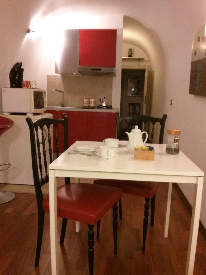 Carafa Di Maddaloni Residenza Di Charme Hotel Наполи Екстериор снимка