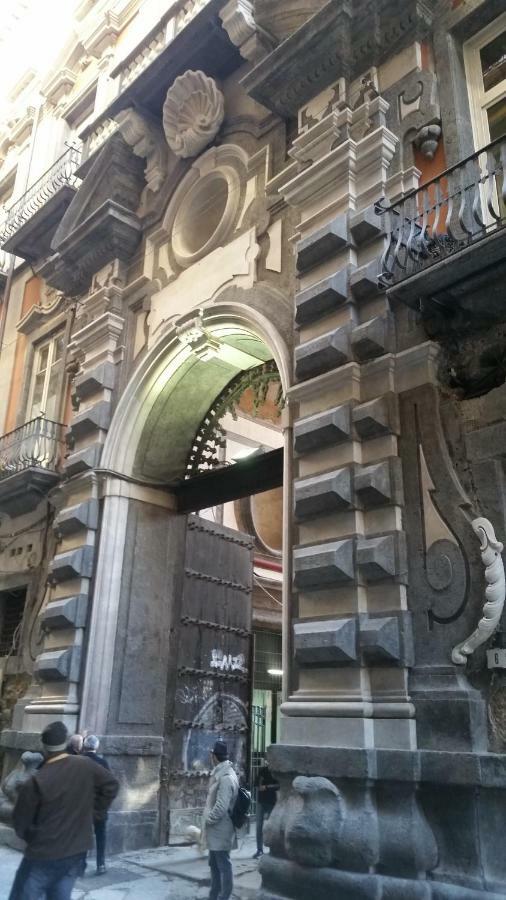 Carafa Di Maddaloni Residenza Di Charme Hotel Наполи Екстериор снимка